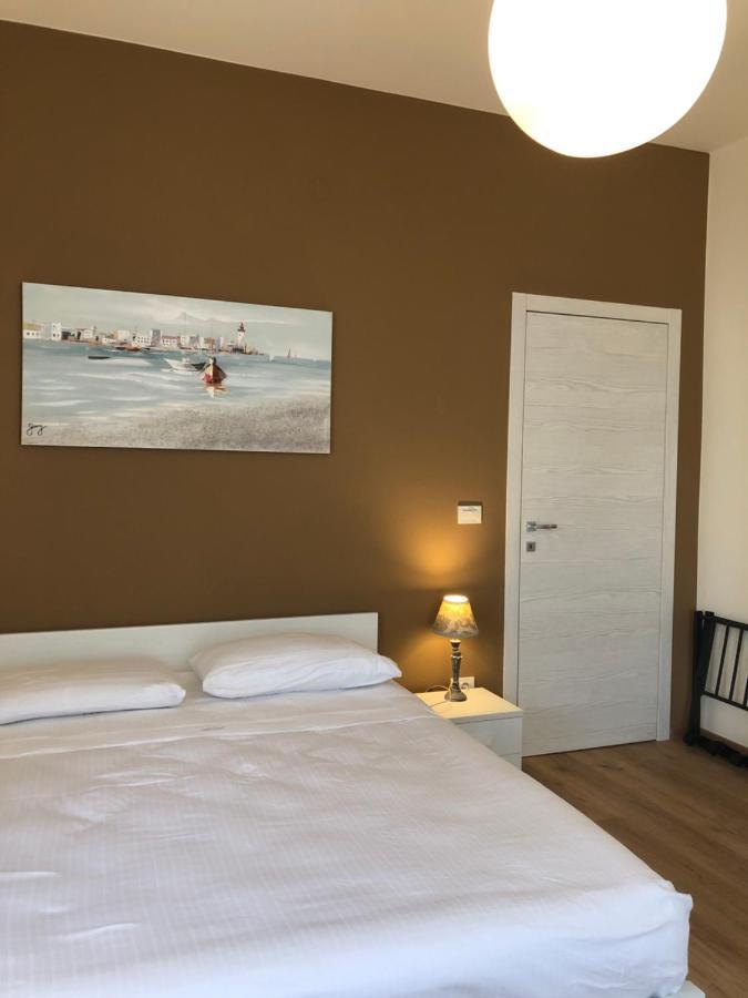 Casa Patrizia Leilighet Torri Del Benaco Eksteriør bilde